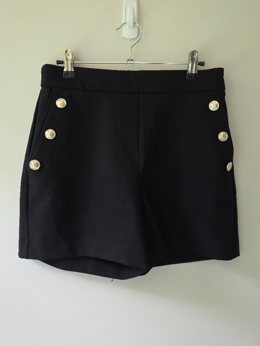 Rachel Zoe Sailor Shorts with Gold Buttons | 6 | Black Flat Front Stretch Black